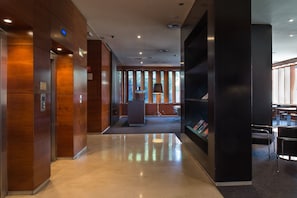 Lobby-Lounge