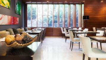 Bar (en el alojamiento)