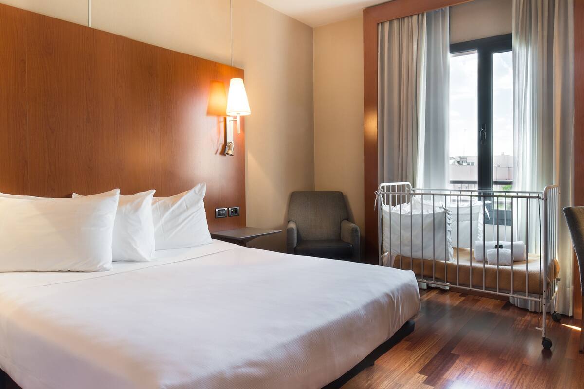 minibar, in-room safe, desk, soundproofing