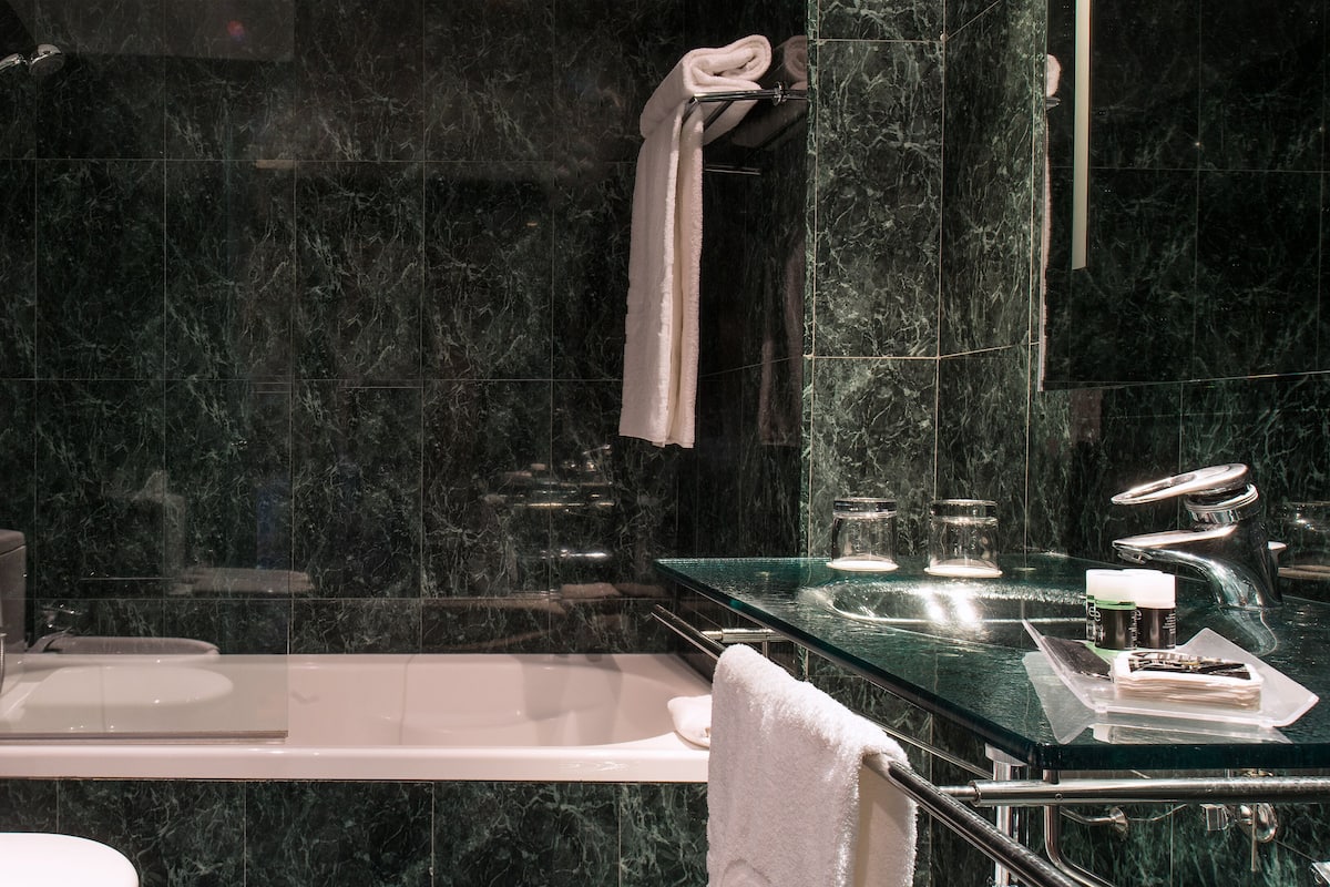 minibar, in-room safe, desk, soundproofing