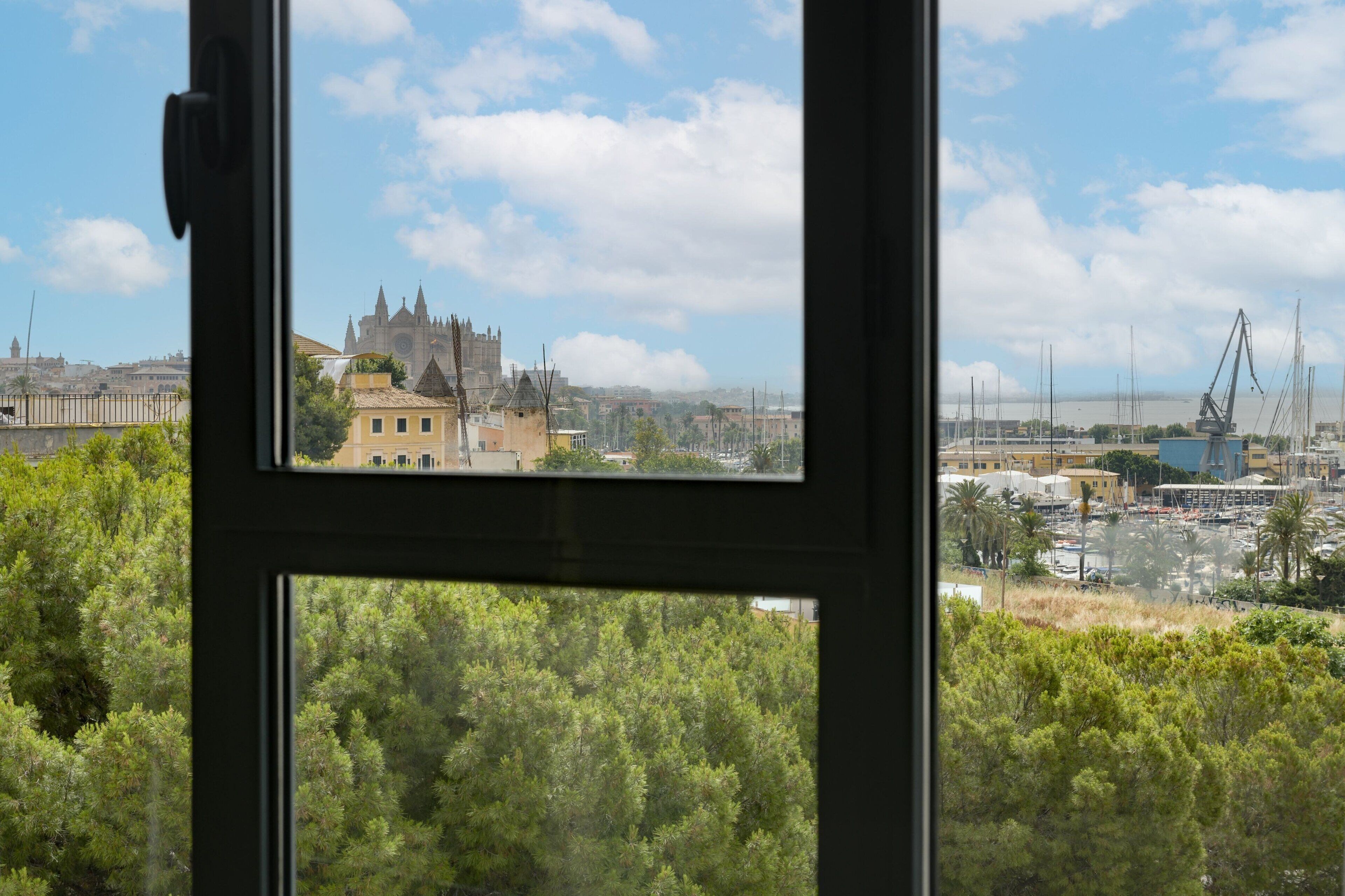 1 bedroom, minibar, in-room safe, desk