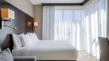 Minibar, in-room safe, desk, laptop workspace