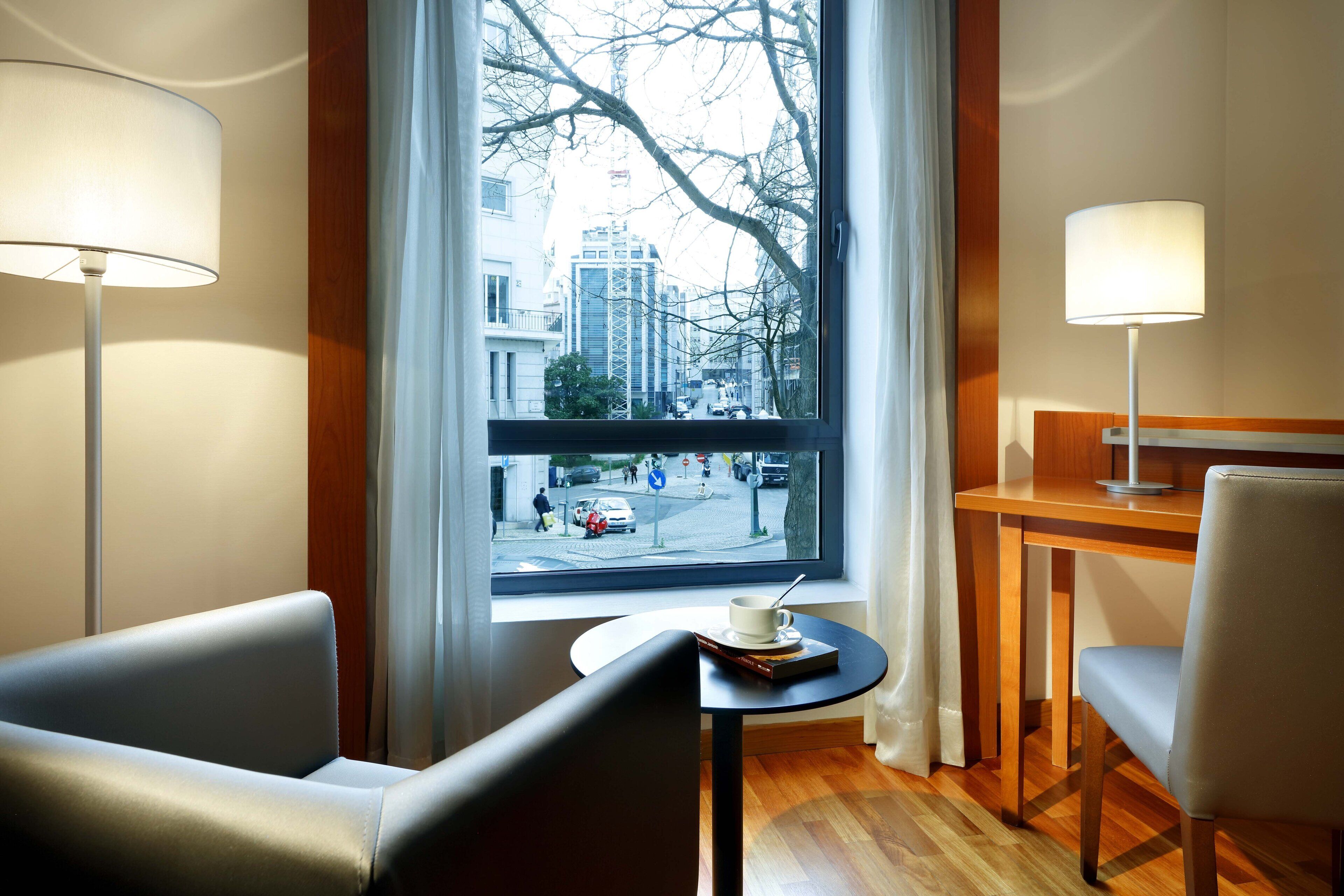 double room | 1 bedroom, minibar, in-room safe, desk