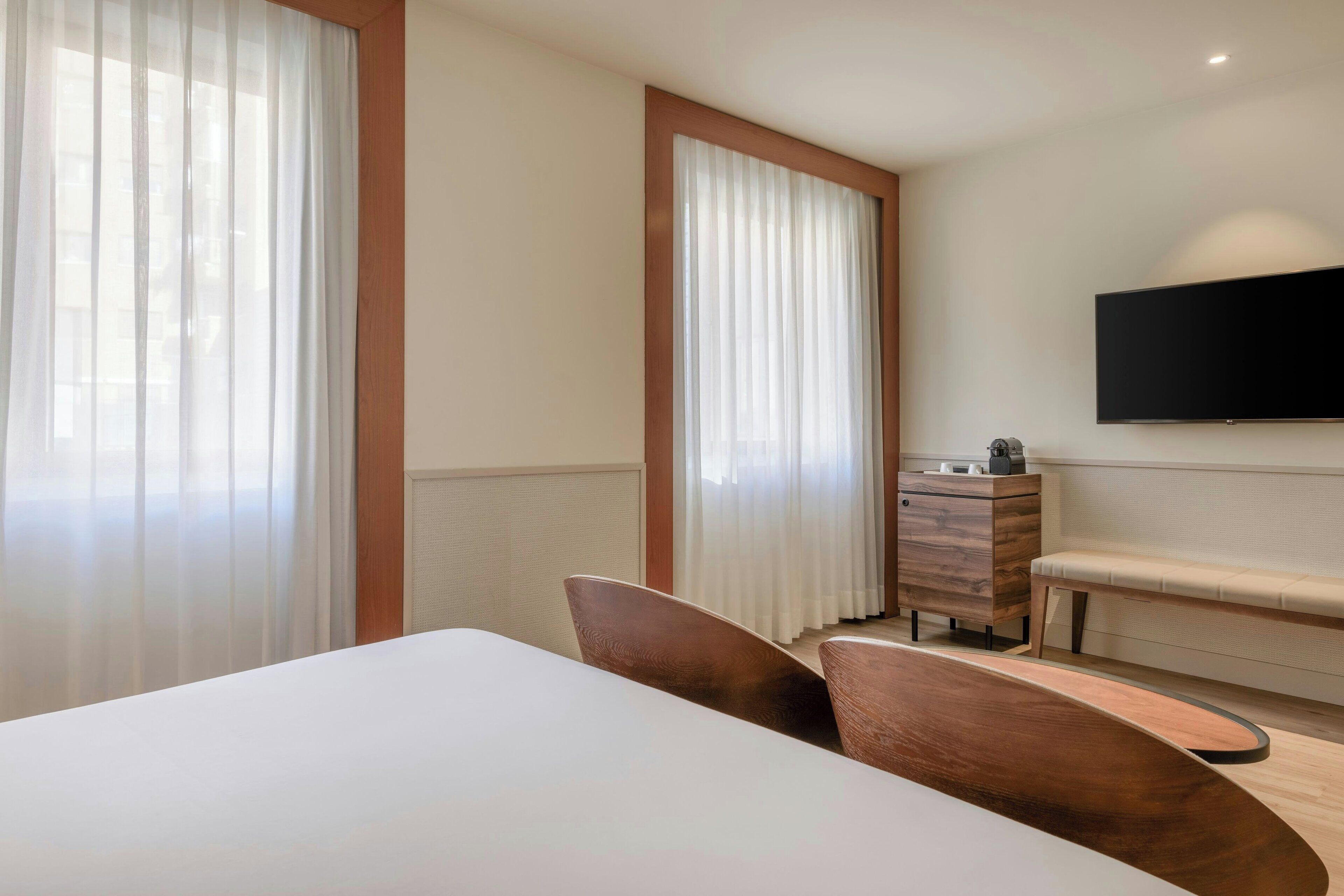 Minibar, in-room safe, free WiFi, bed sheets