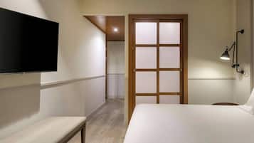 Standard Room, 1 Queen Bed, Non Smoking