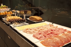 Daily buffet breakfast for a fee