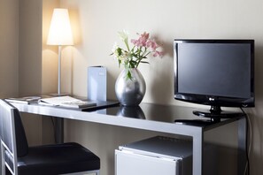 Hypo-allergenic bedding, down duvets, minibar, in-room safe