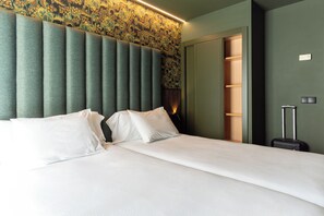 Double Room | Minibar, in-room safe, desk, laptop workspace - Abba Santander Hotel (Santander)
