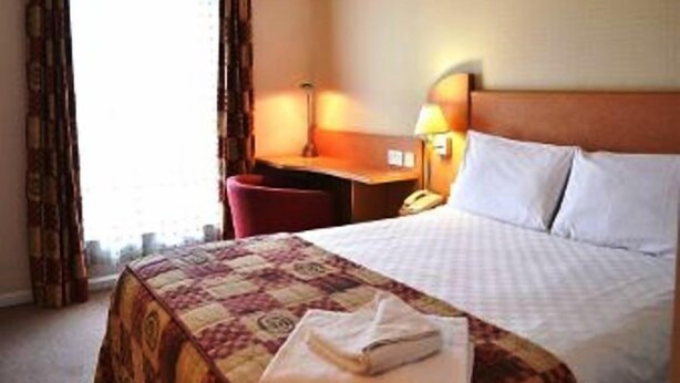 In-room safe, iron/ironing board, cribs/infant beds, rollaway beds - Travelodge Derby Cricket Ground (Derby)
