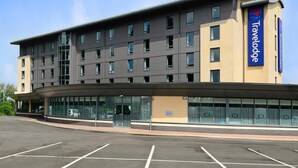 Unclassified image, 3 of 20, button - Travelodge Derby Cricket Ground (Derby)