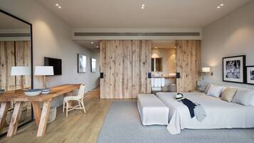 Suite | Minibar, in-room safe, WiFi (free), bed sheets