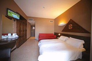 In-room safe, desk, blackout curtains, free WiFi - Hotel La Paul (Sirmione)