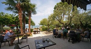 2 bars/lounges, beach bar - Hotel La Paul (Sirmione)