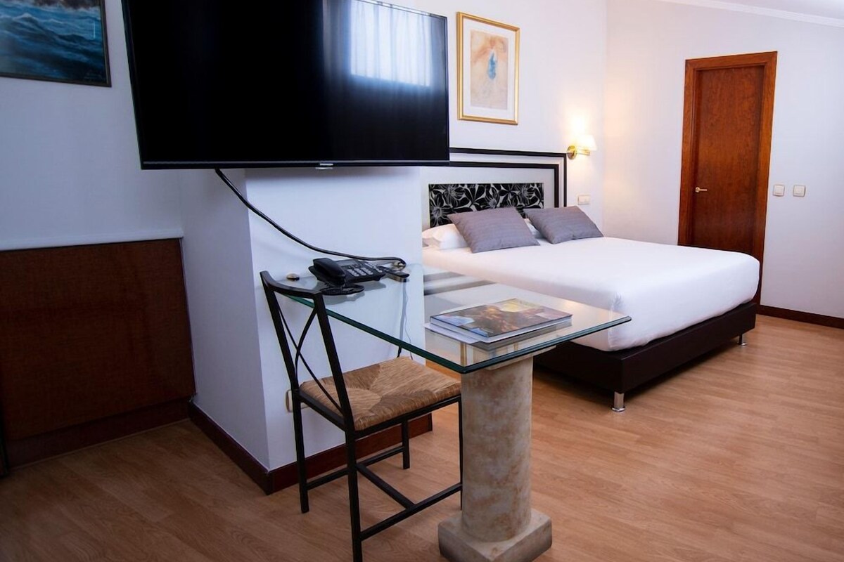 Minibar, in-room safe, desk, soundproofing