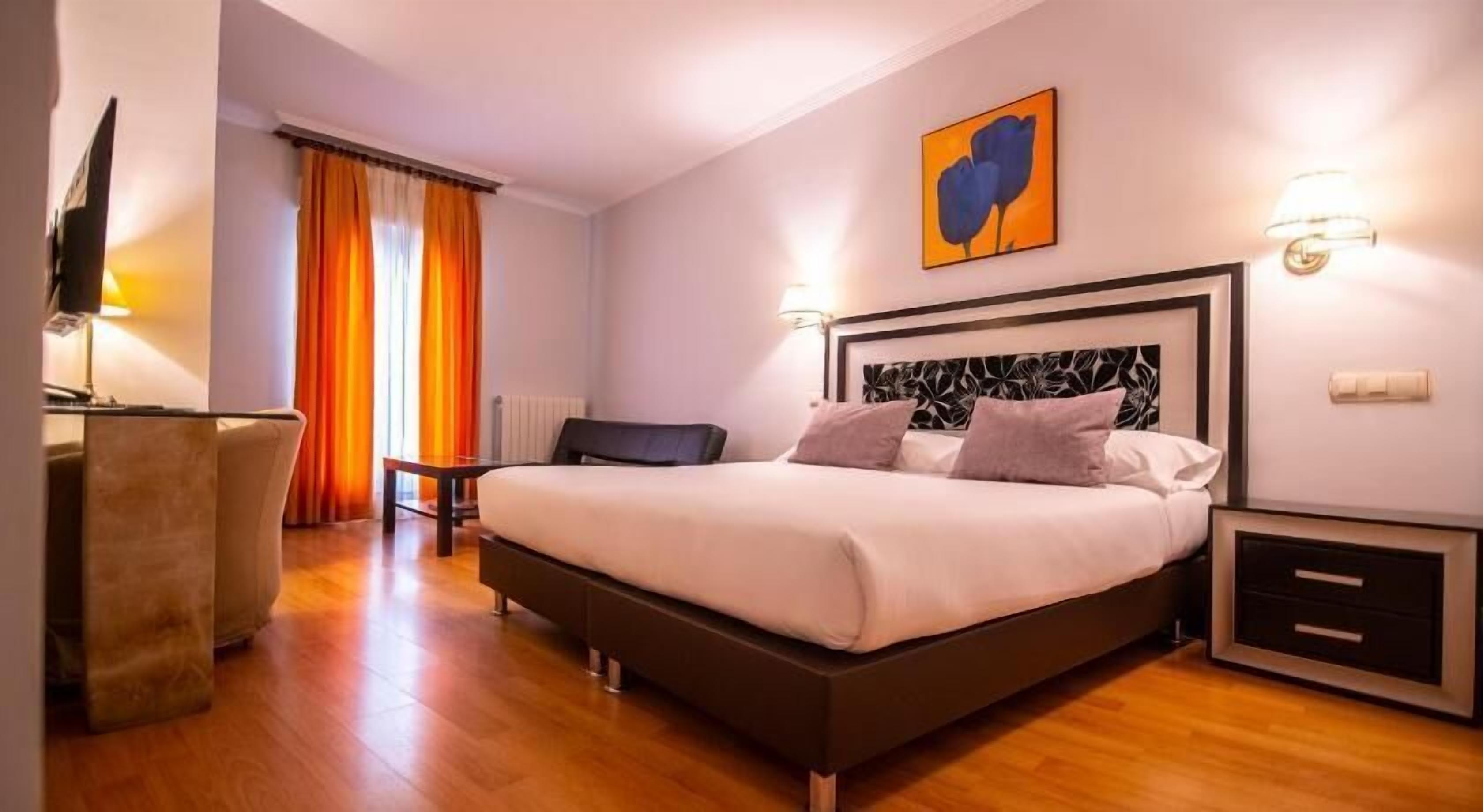 Minibar, in-room safe, desk, soundproofing