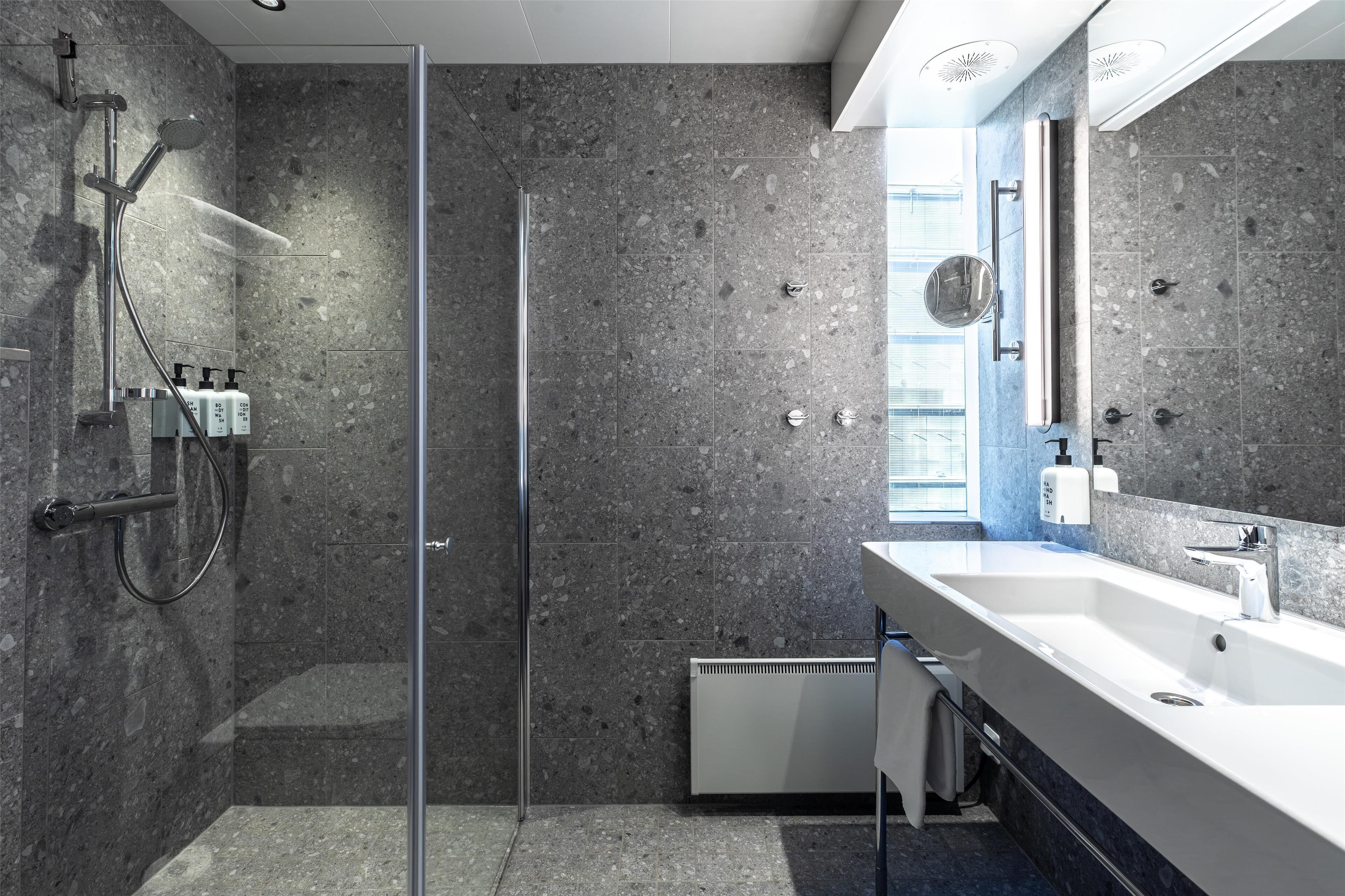 superior room (plus, king) | bathroom | hair dryer, towels, soap, shampoo