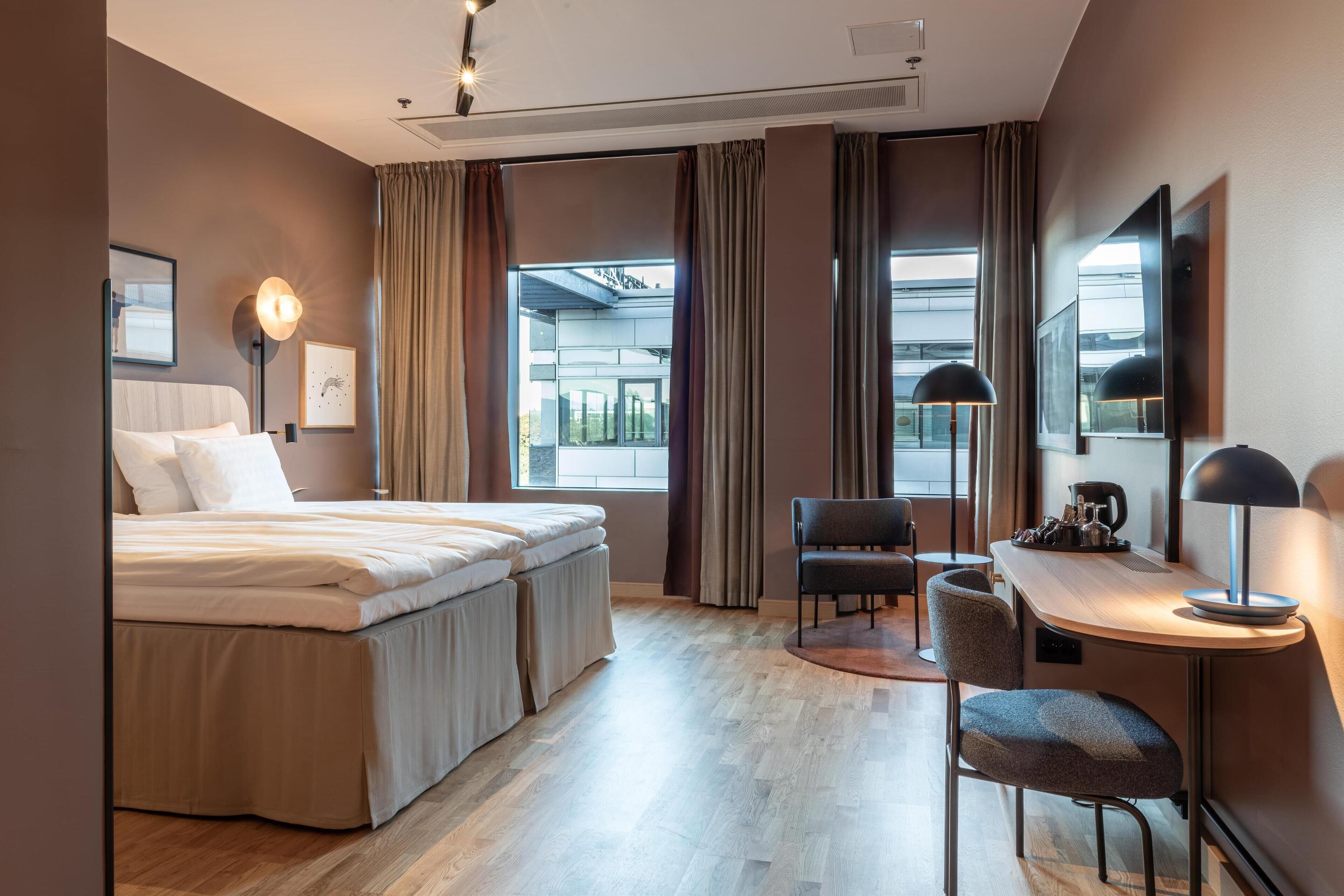 superior twin room (plus) | minibar, desk, blackout curtains, soundproofing