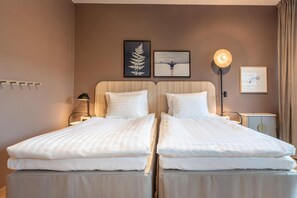 Superior Twin Room (Plus) | Minibar, desk, blackout drapes, soundproofing