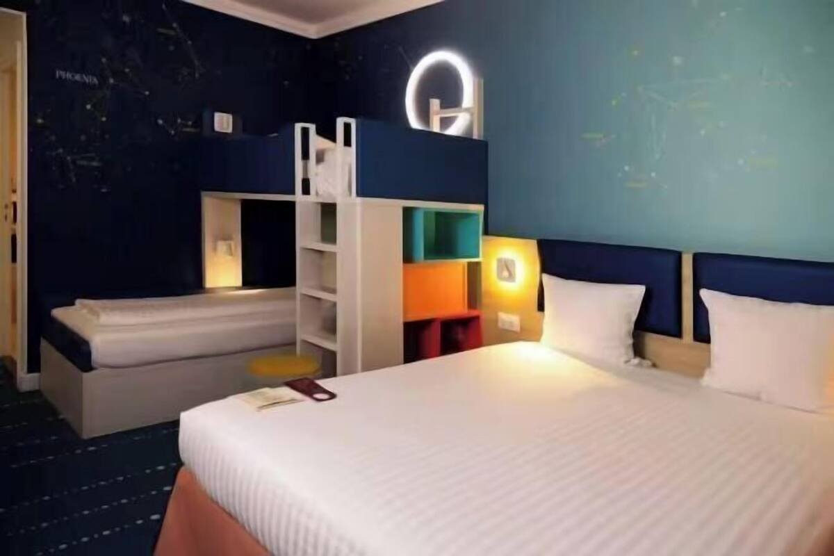 In-room safe, desk, soundproofing, iron/ironing board