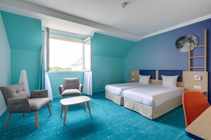 Caja de seguridad en la habitación y escritorio 