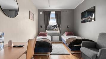 Premium bedding, desk, soundproofing, cots/infant beds