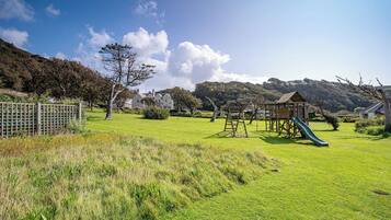 Children’s play area – outdoor
