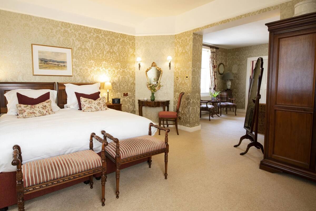 Signature Room | Egyptian cotton sheets, premium bedding, memory foam beds