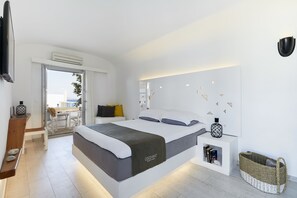 Egyptian cotton sheets, premium bedding, pillowtop beds, free minibar