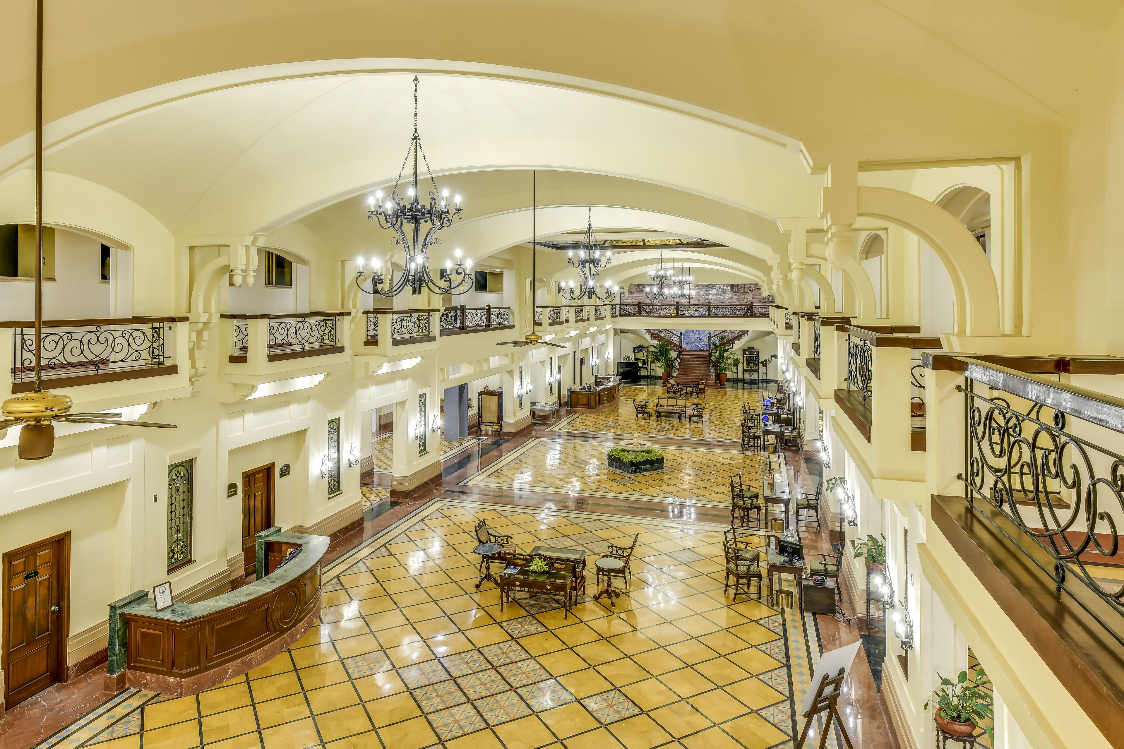 コンシェルジュ デスク