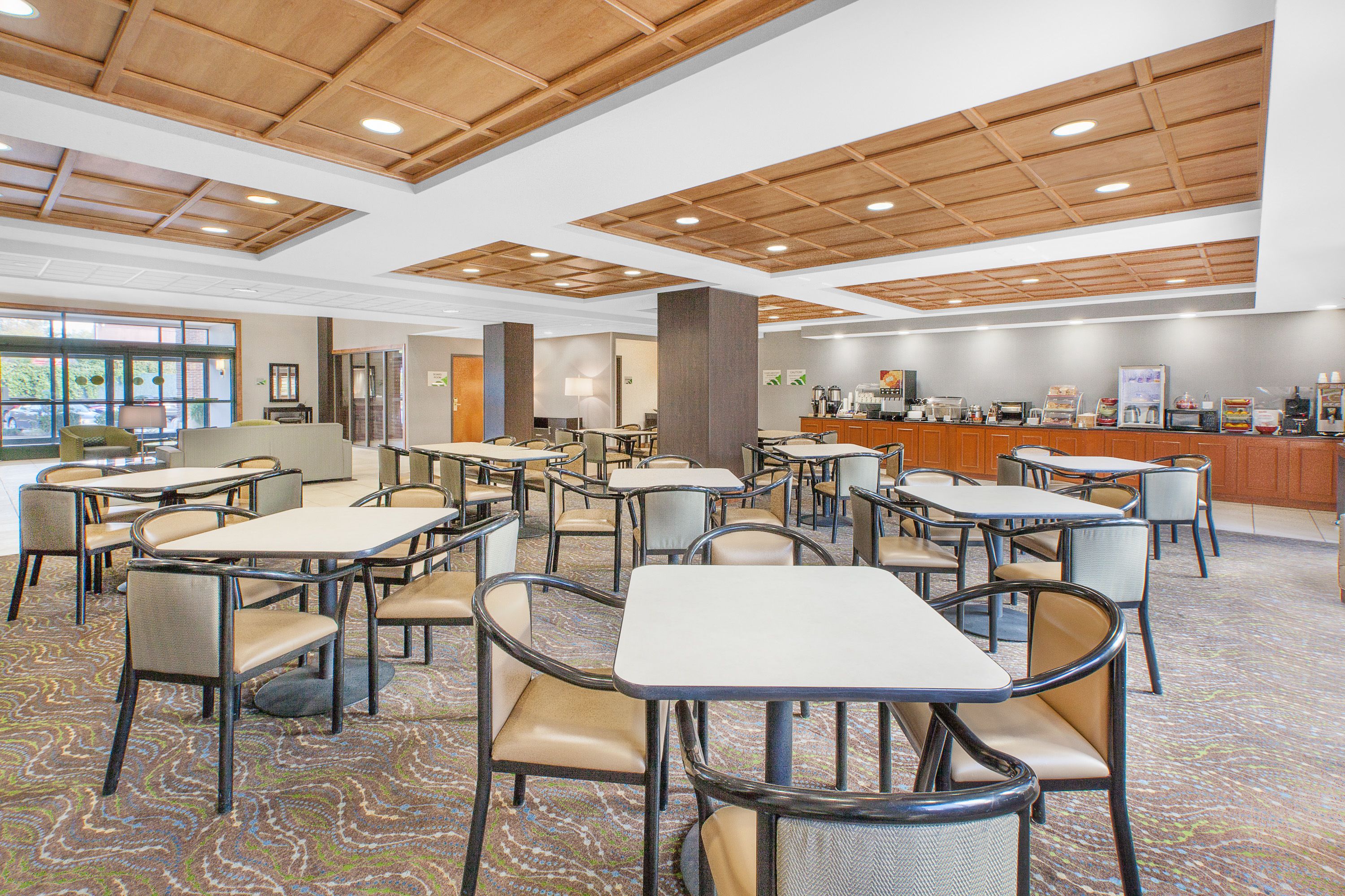 Free daily continental breakfast