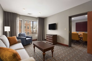 Deluxe Suite, 1 King Bed, Non Smoking (One-Bedroom)