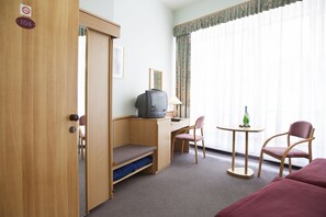Quarto solteiro, 1 cama de solteiro | 1 quarto, cofres nos quartos, escrivaninha, Wi-Fi de cortesia