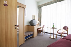 Quarto solteiro, 1 cama de solteiro | 1 quarto, cofres nos quartos, escrivaninha, Wi-Fi de cortesia