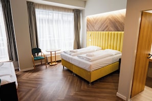 Deluxe Room | In-room safe, desk, free WiFi, bed sheets