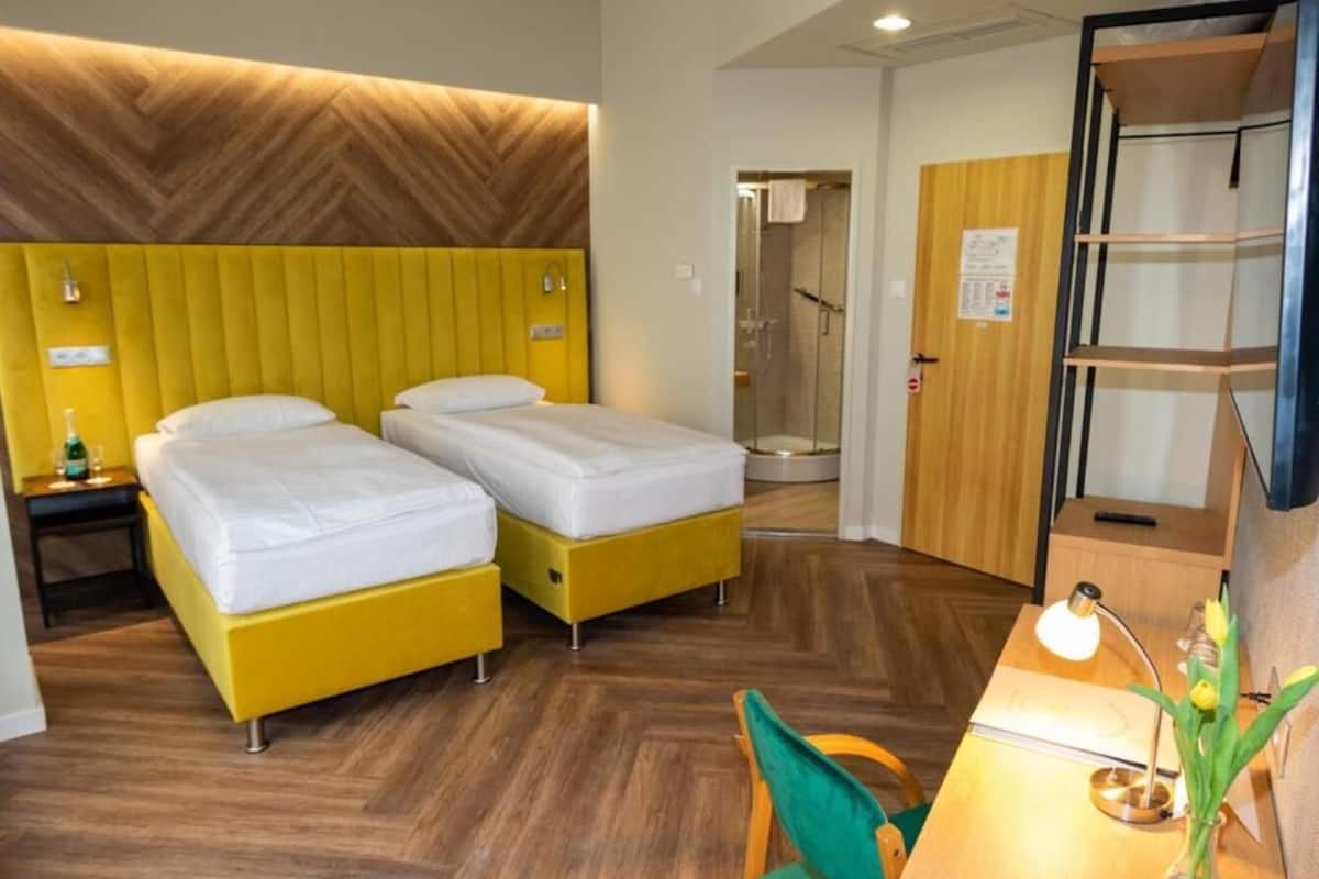 Superior Room | In-room safe, desk, free WiFi, bed sheets