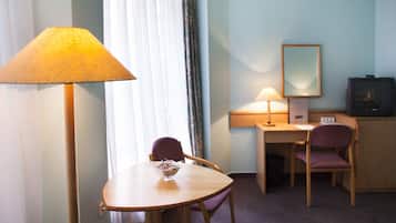 Single Room | In-room safe, desk, free WiFi, bed sheets