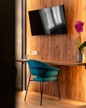 Caja de seguridad en la habitación, escritorio y wifi gratis 