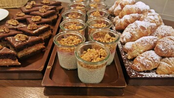 Desayuno buffet todos los días (con cargo)