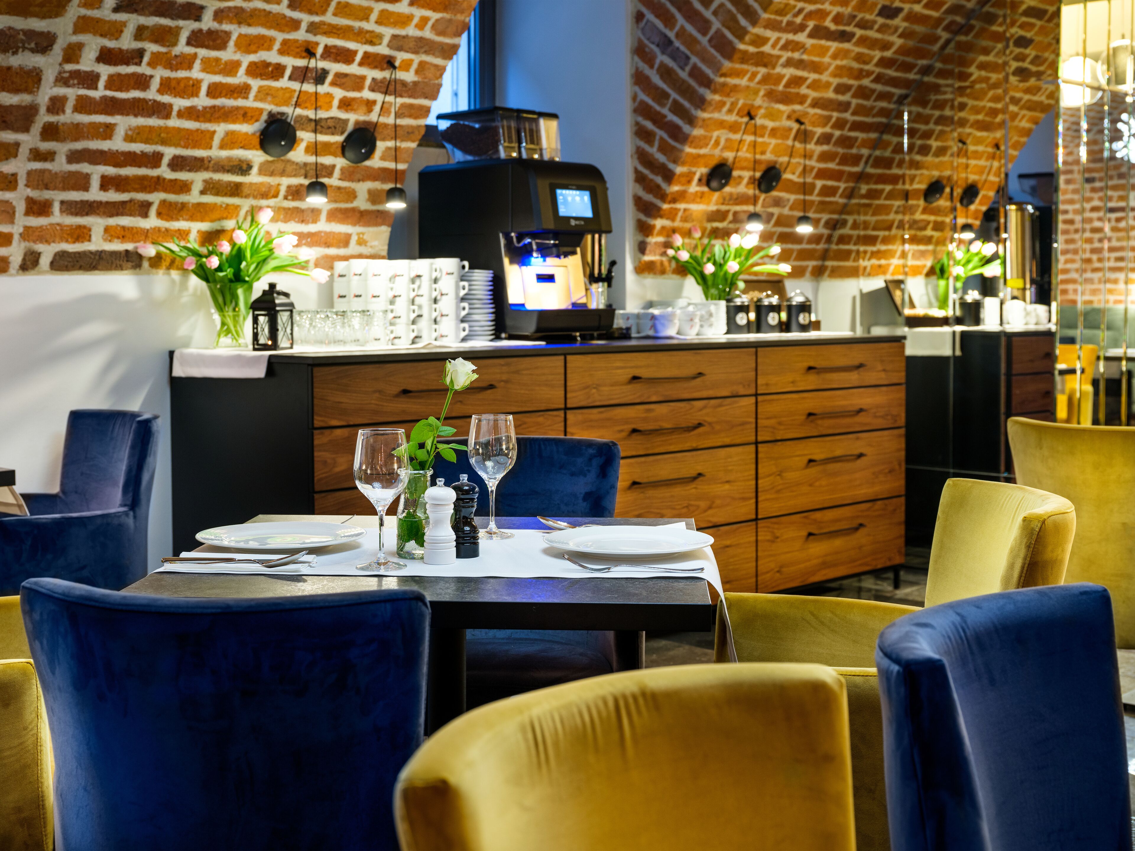 breakfast, lunch, dinner served; polish cuisine