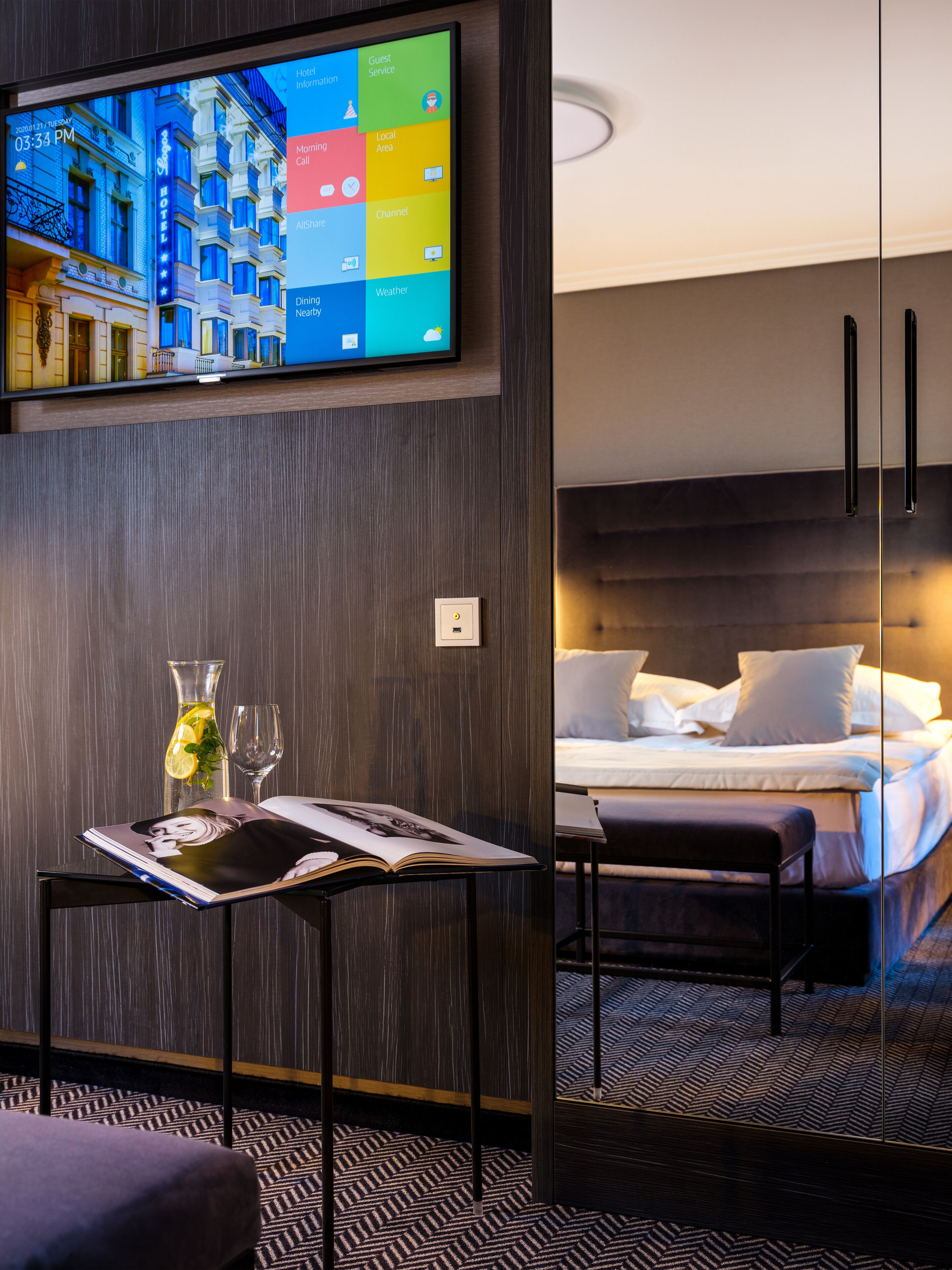 Photo - Hotel Logos