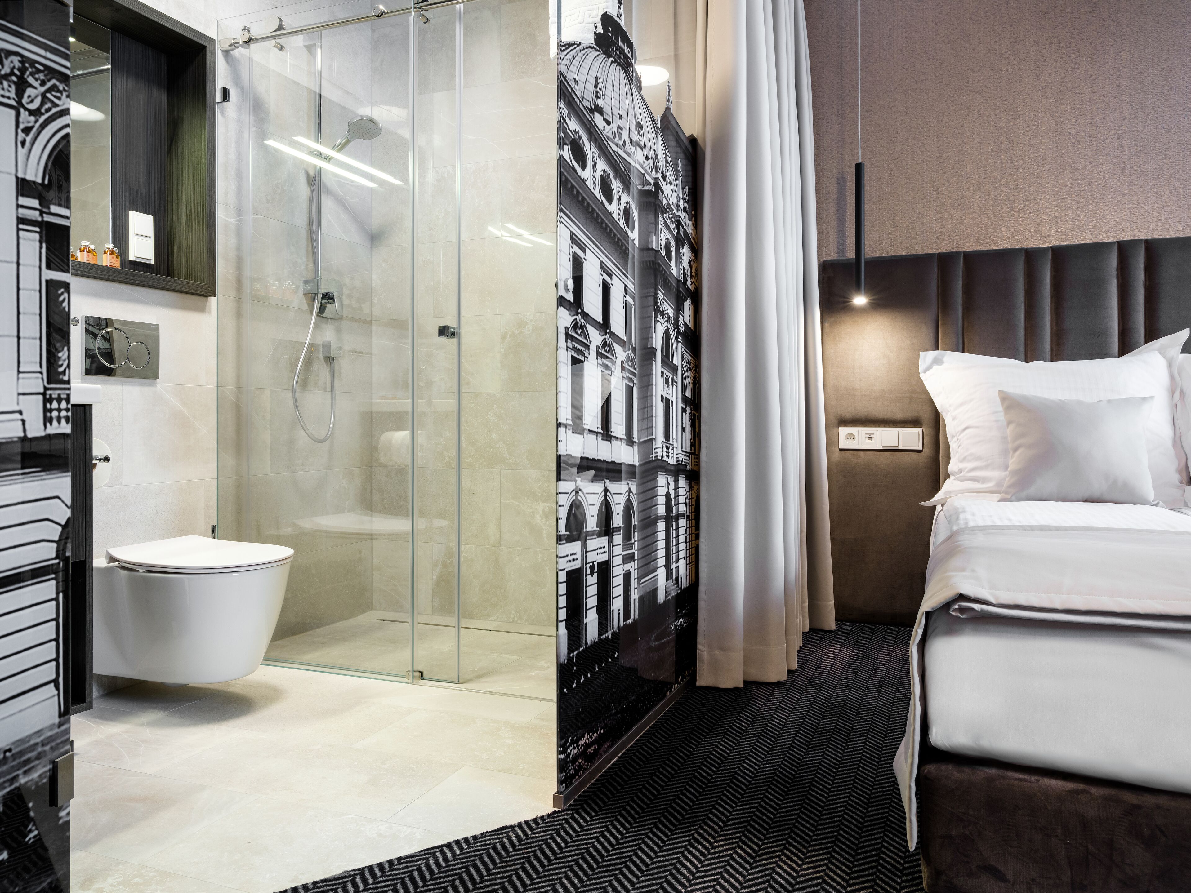 double room | 1 bedroom, hypo-allergenic bedding, minibar, desk