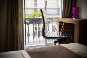 In-room safe, desk, blackout drapes, soundproofing