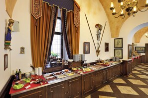 Daily buffet breakfast (CZK 400 per person)
