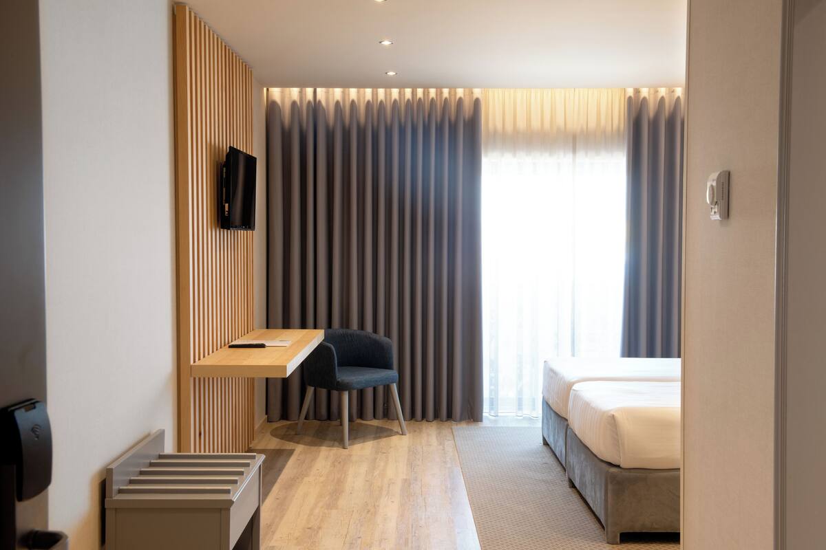 Minibar, Zimmersafe, Schreibtisch, schallisolierte Zimmer