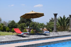 Outdoor pool, pool loungers