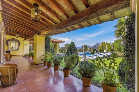 Property grounds. Mirador del Frayle
