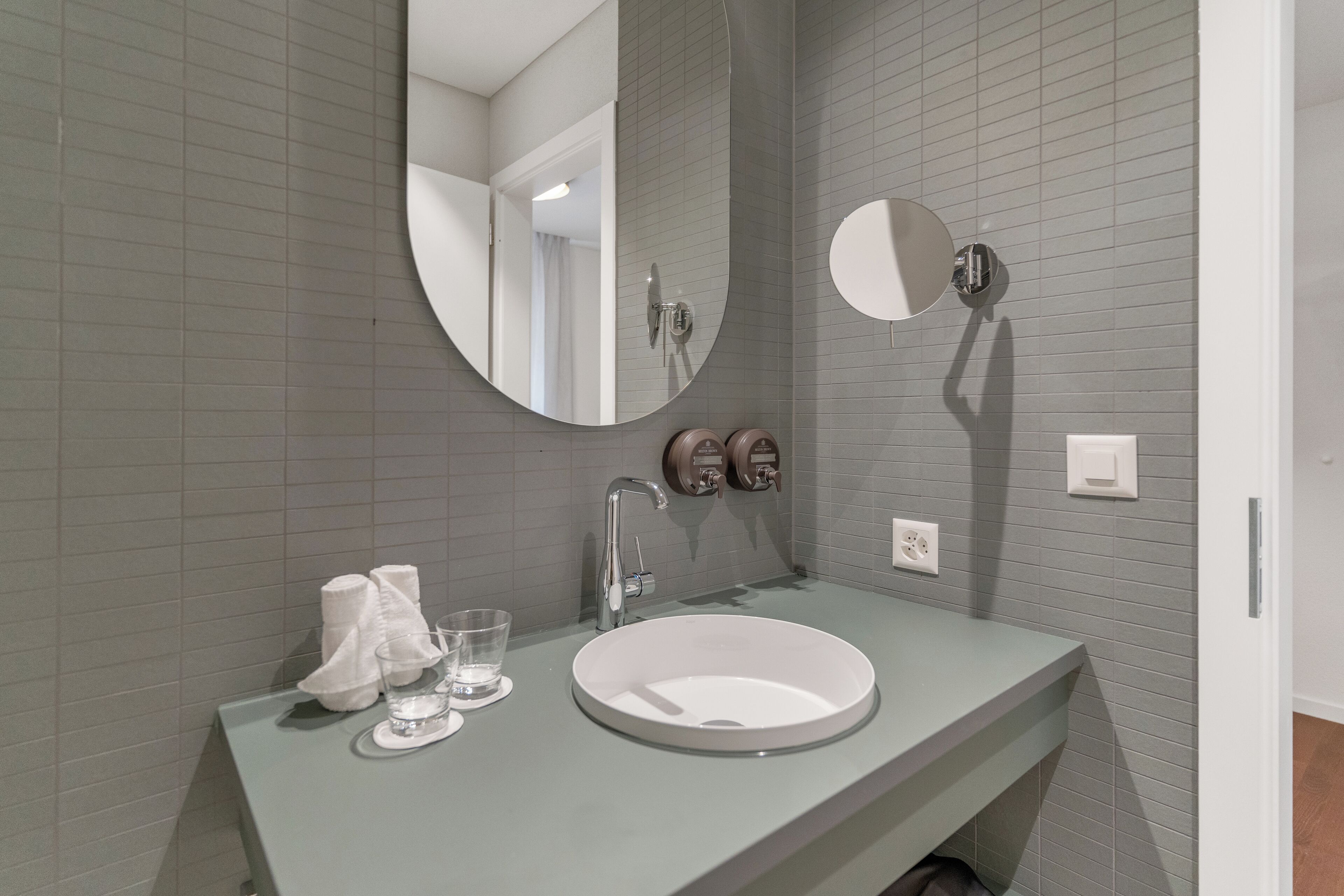 free toiletries, towels, toilet paper