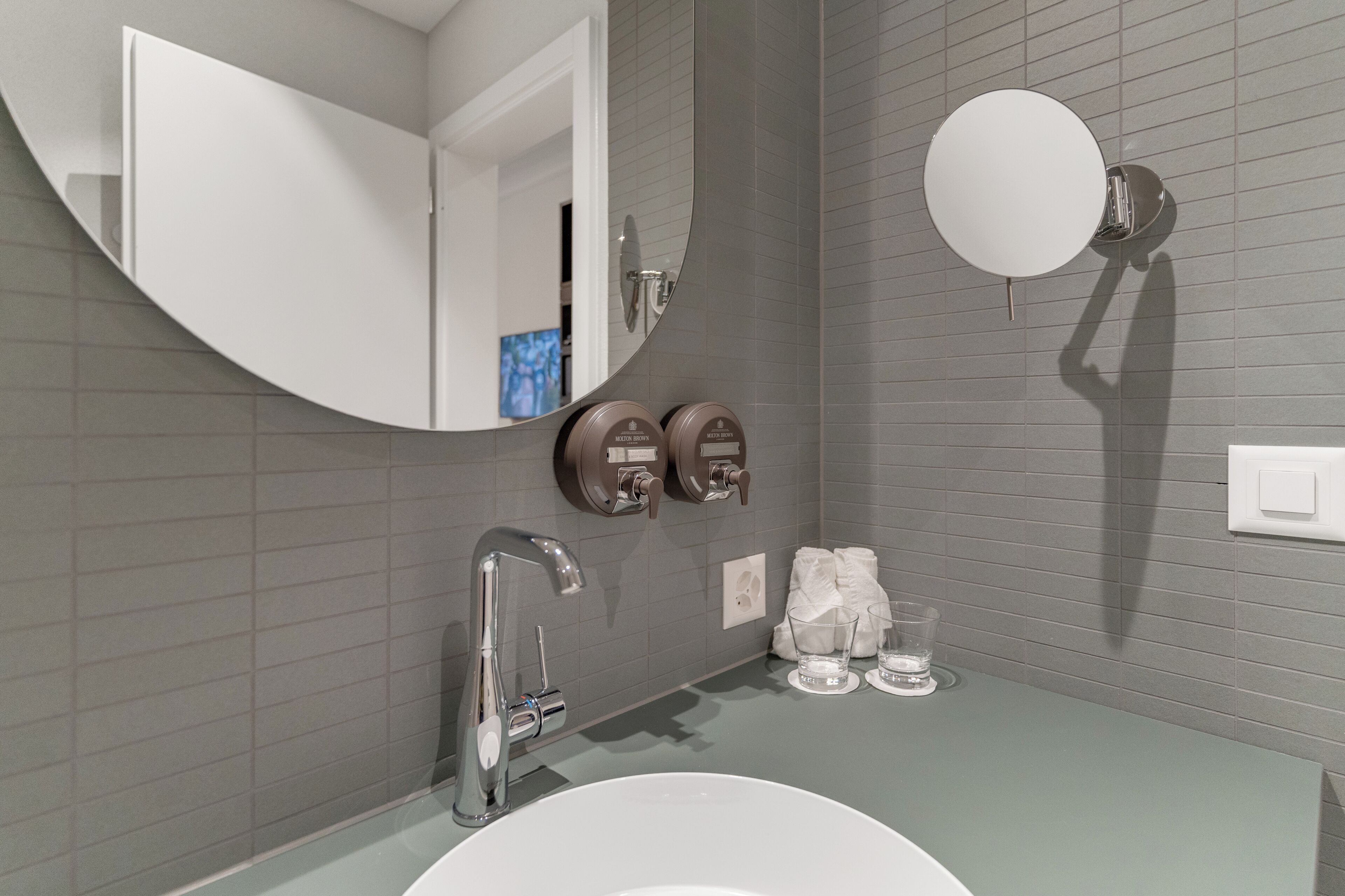 free toiletries, towels, toilet paper