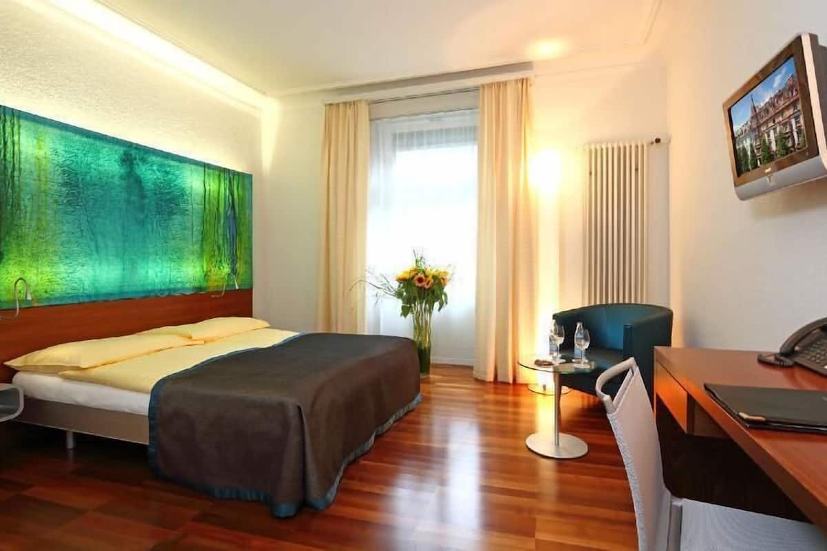 In-room safe, desk, free WiFi, bed sheets