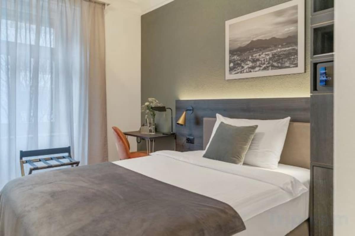 Comfort Single Room